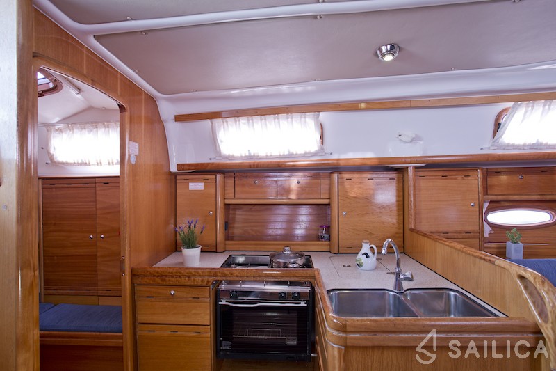 Bavaria 37 Cruiser - Yacht Charter Sailica