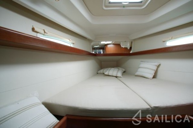Oceanis 40 - Yacht Charter Sailica