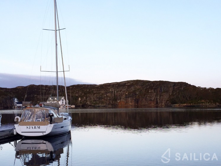 Dufour 410 GL - Yacht Charter Sailica