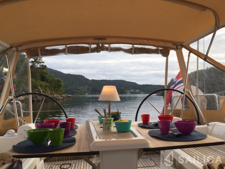 Dufour 410 GL - Yacht Charter Sailica