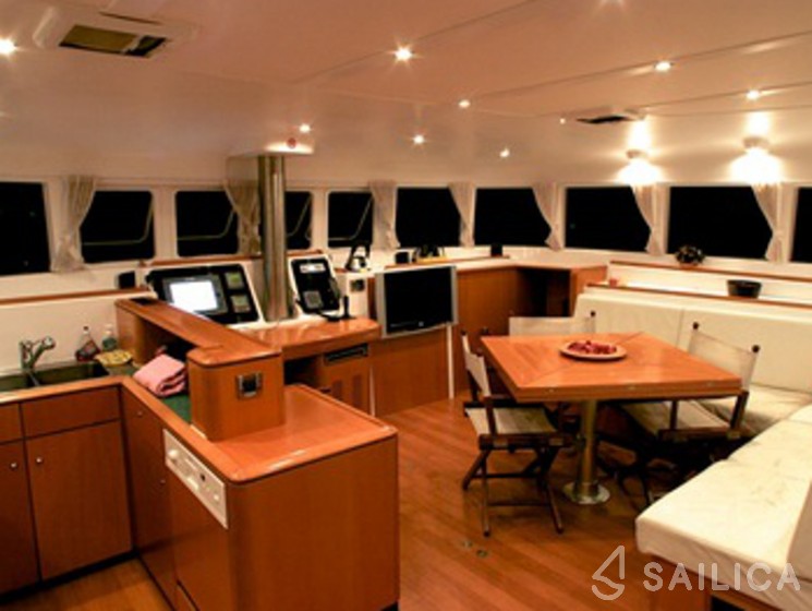 Lagoon 500 - Yacht Charter Sailica