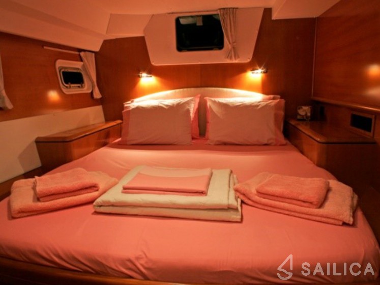 Lagoon 500 - Yacht Charter Sailica