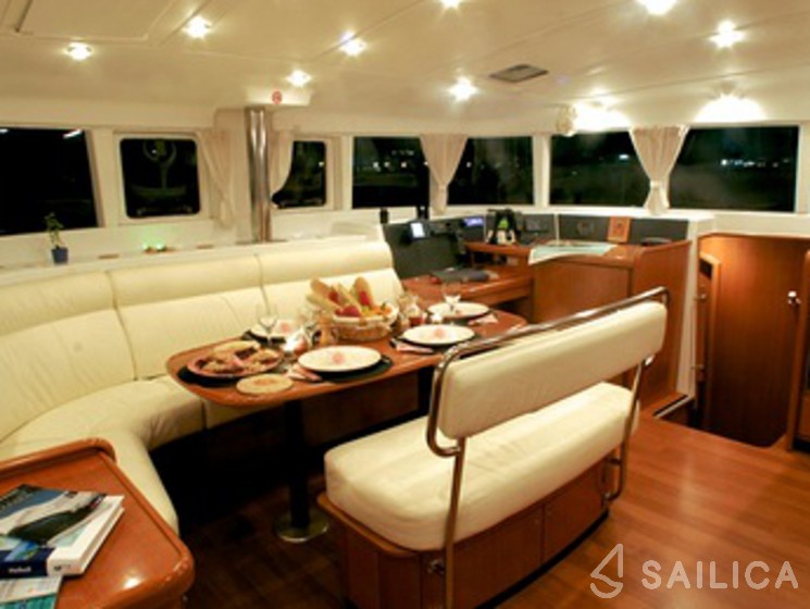 Lagoon 440 - Yacht Charter Sailica
