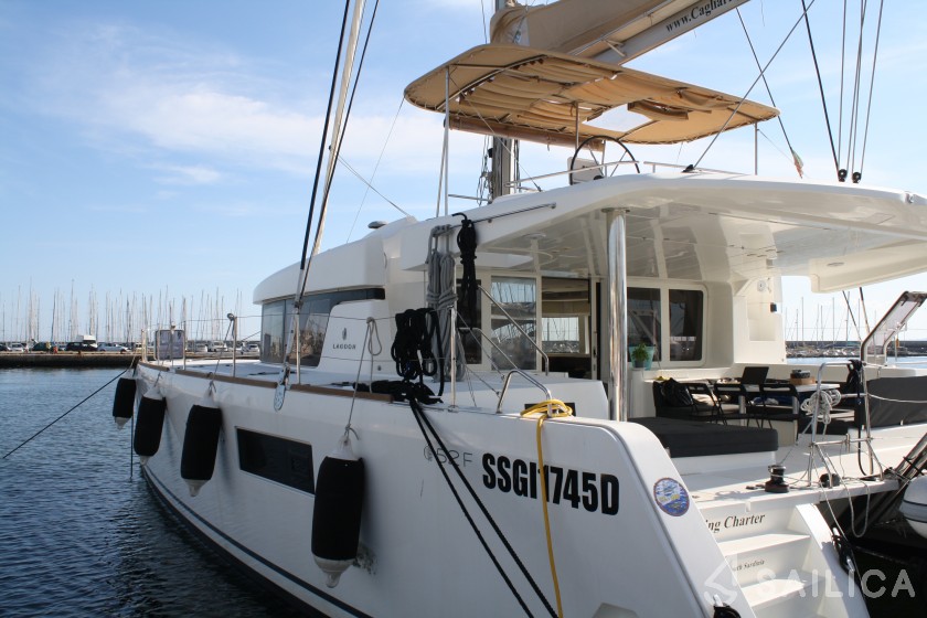Lagoon 52F - Yacht Charter Sailica