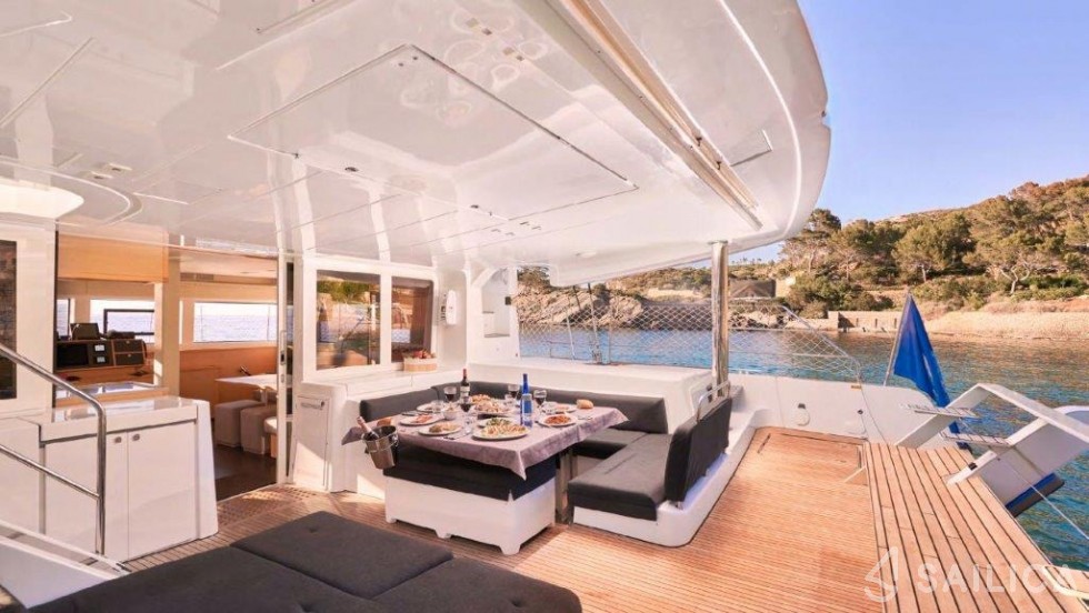 Lagoon 52F - Yacht Charter Sailica