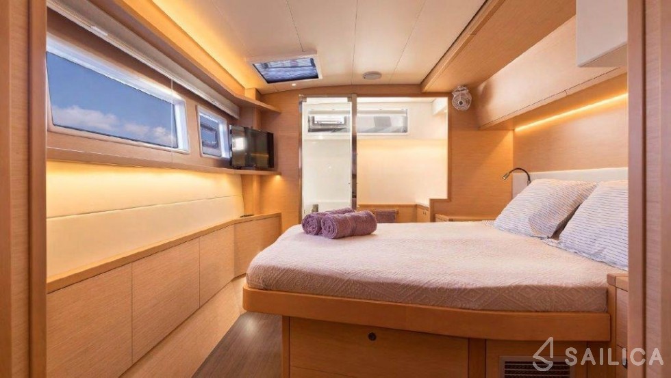 Lagoon 52F - Yacht Charter Sailica