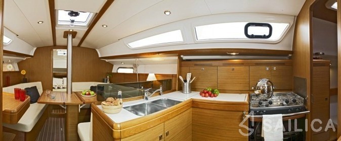 Sun Odyssey 36i - Yacht Charter Sailica