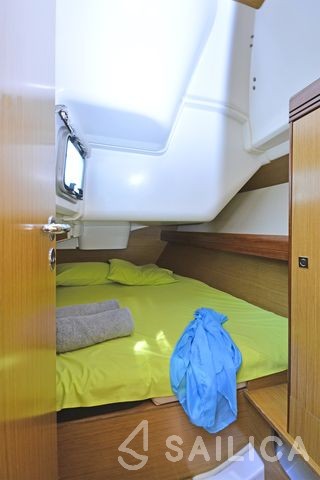 Sun Odyssey 36i - Yacht Charter Sailica