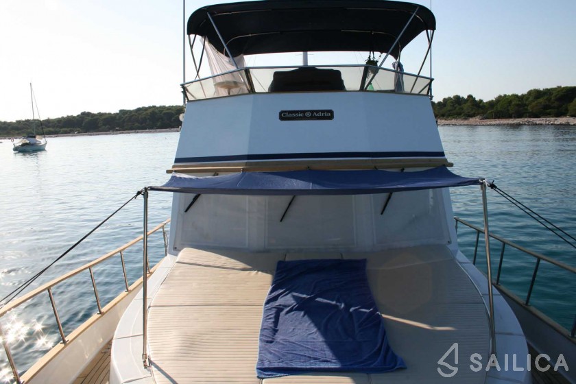 Hampton 42 - Yacht Charter Sailica