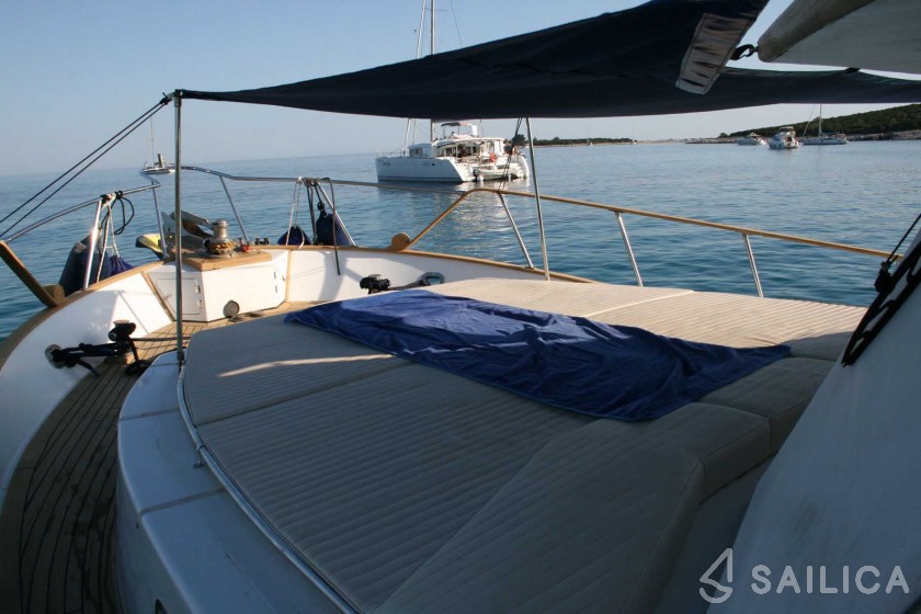 Hampton 42 - Yacht Charter Sailica