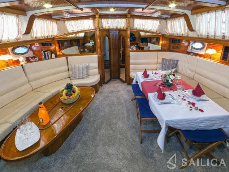 Scorpio 72 - Yacht Charter Sailica