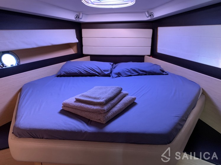 Monte Carlo 37 Hard Top - Yacht Charter Sailica