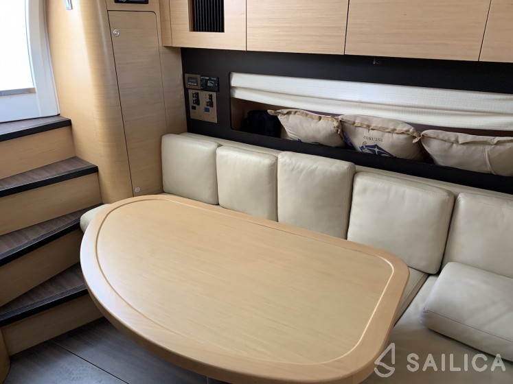 Monte Carlo 37 Hard Top - Yacht Charter Sailica