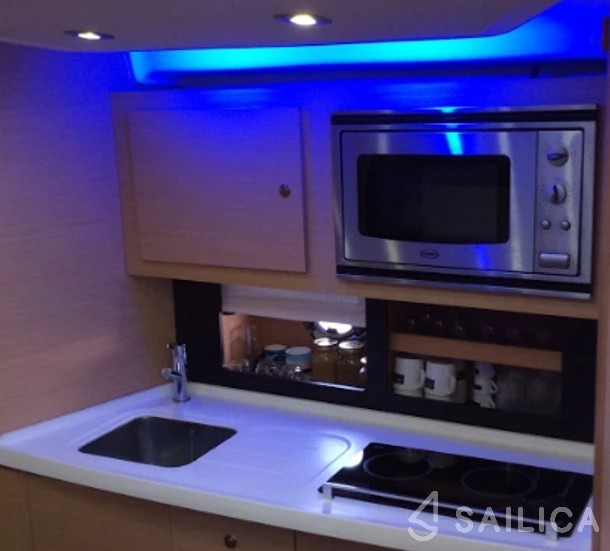 Monte Carlo 37 Hard Top - Yacht Charter Sailica