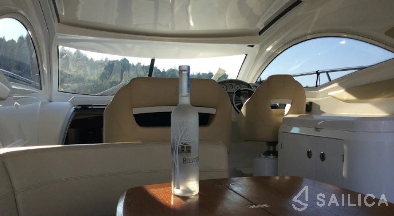 Monte Carlo 37 Hard Top - Yacht Charter Sailica