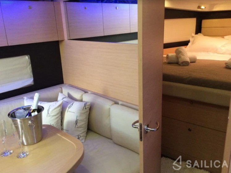Monte Carlo 37 Hard Top - Yacht Charter Sailica