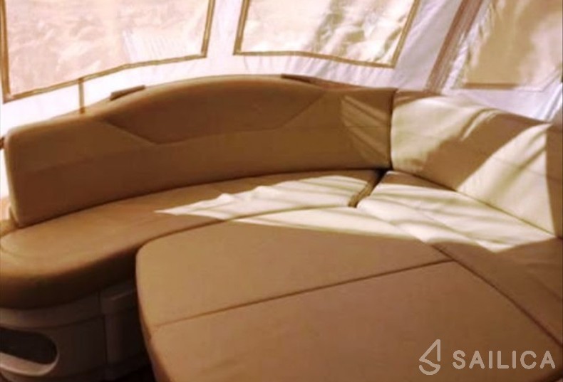 Monte Carlo 37 Hard Top - Yacht Charter Sailica
