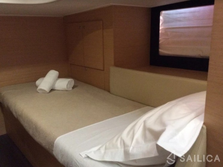 Monte Carlo 37 Hard Top - Yacht Charter Sailica