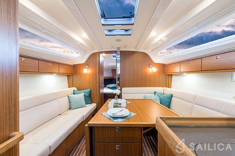 Bavaria 37 Cruiser - Yacht Charter Sailica