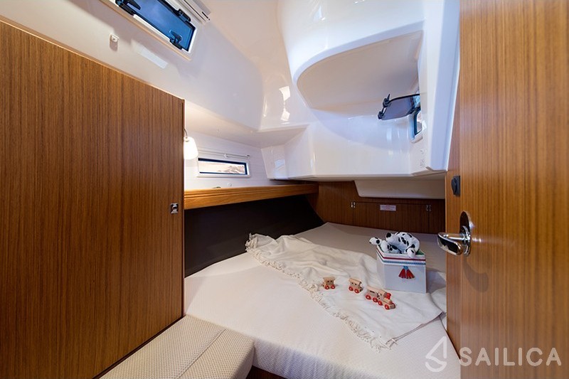 Bavaria 37 Cruiser - Yacht Charter Sailica