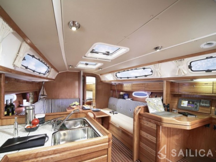Bavaria Cruiser 34 - Yacht Charter Sailica