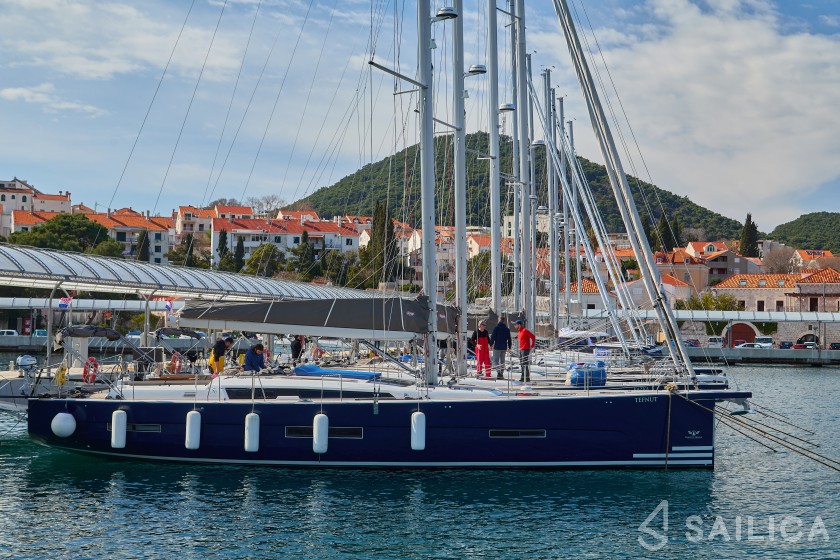 Dufour 56 Exclusive - Yacht Charter Sailica