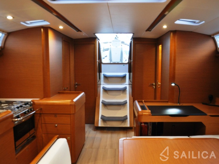 Sun Odyssey 519 - Yacht Charter Sailica