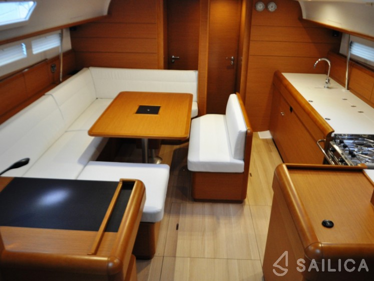 Sun Odyssey 519 - Yacht Charter Sailica