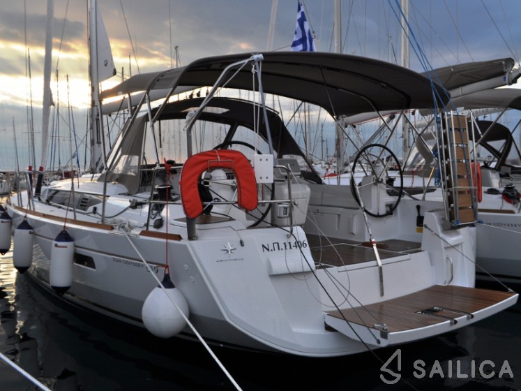 Sun Odyssey 519 - Yacht Charter Sailica