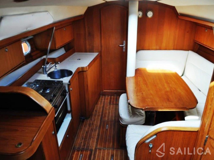 Sun Odyssey 33 - Yacht Charter Sailica