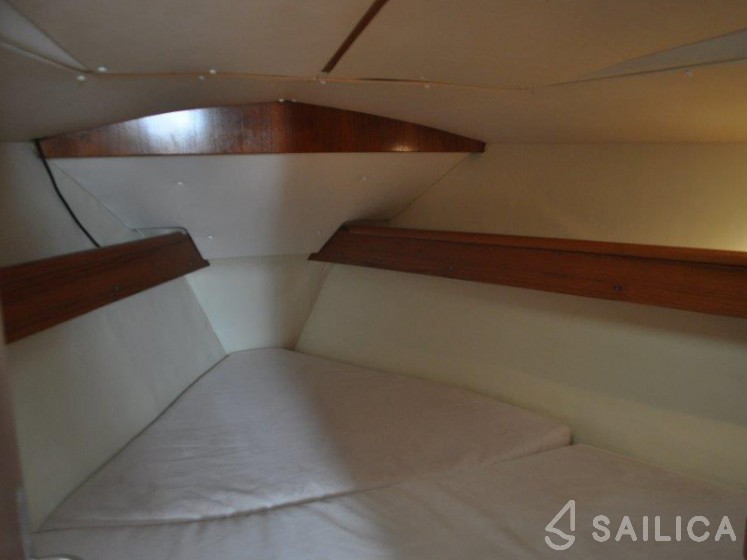 Sun Odyssey 33 - Yacht Charter Sailica