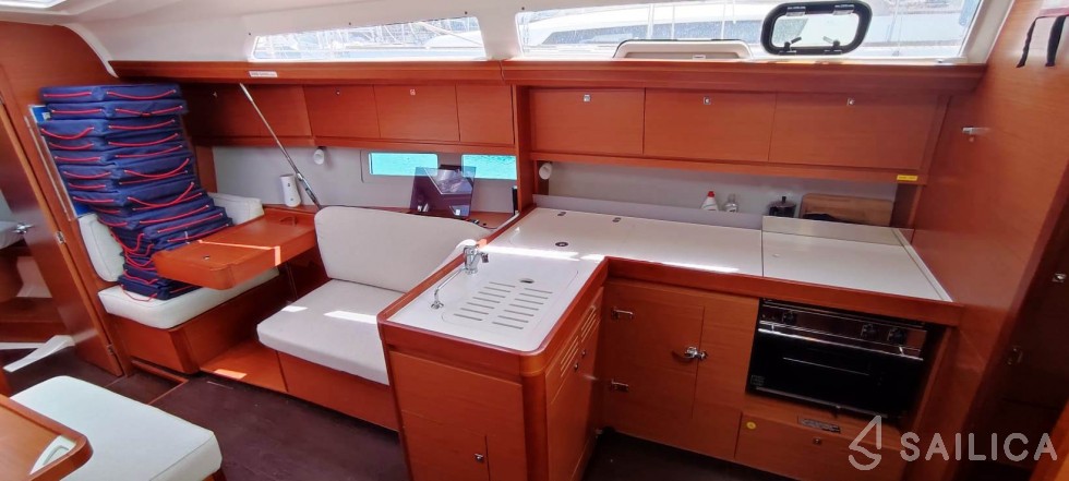 Dufour 412 GL - Yacht Charter Sailica