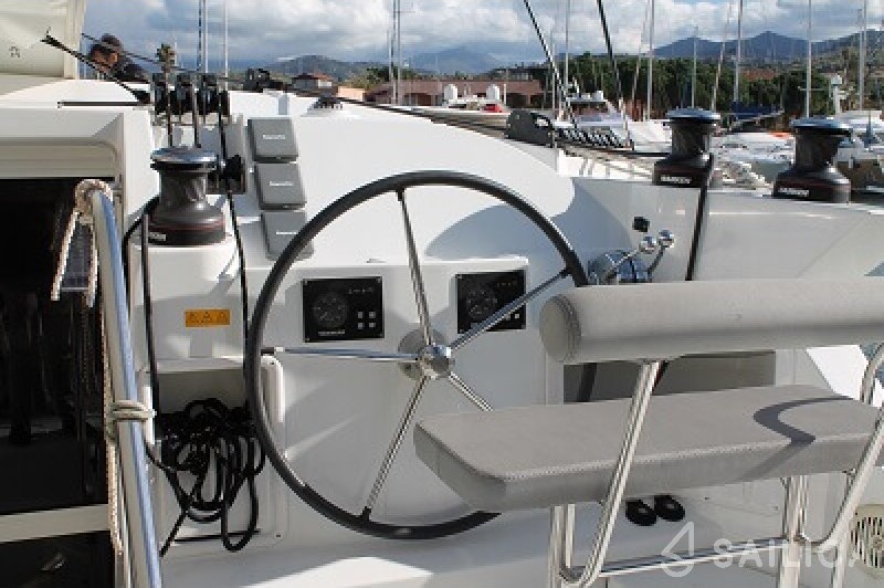 Lagoon 421 - Yacht Charter Sailica