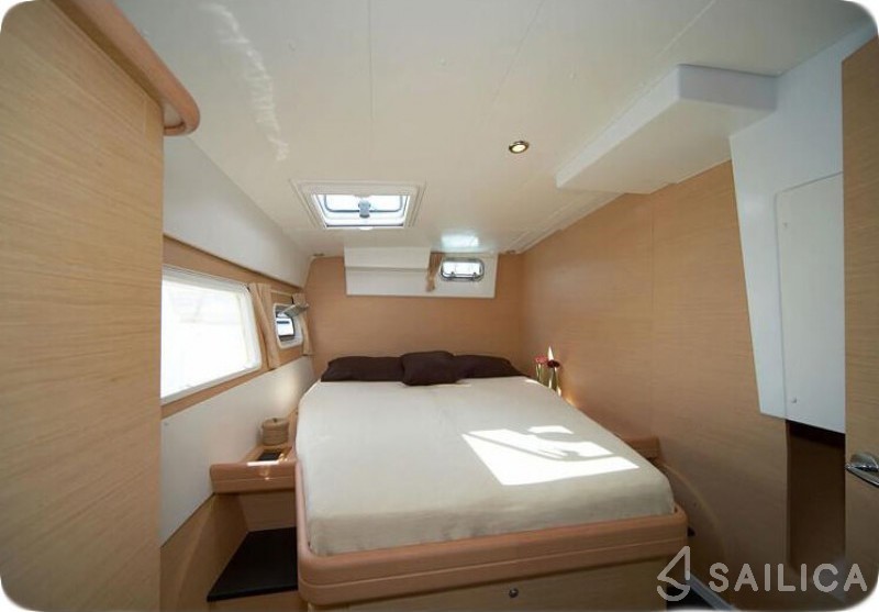 Lagoon 421 - Yacht Charter Sailica