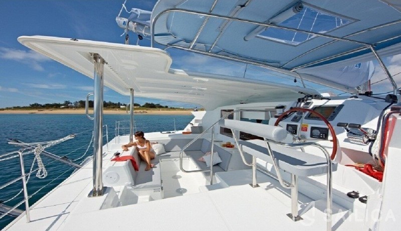 Lagoon 421 - Yacht Charter Sailica