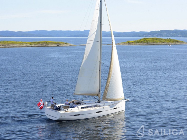 Dufour 412 Grand large - Yacht Charter Sailica