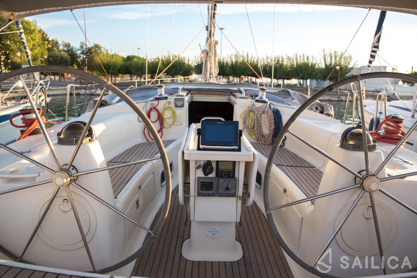 Bavaria 44 - Yacht Charter Sailica