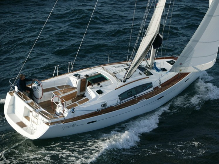 Oceanis 40 - Yacht Charter Sailica
