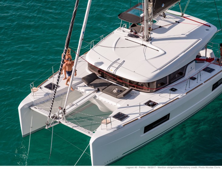 Lagoon 40 - Yacht Charter Sailica