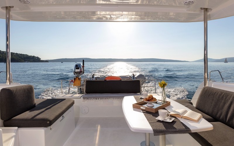 Lagoon 40 - Yacht Charter Sailica