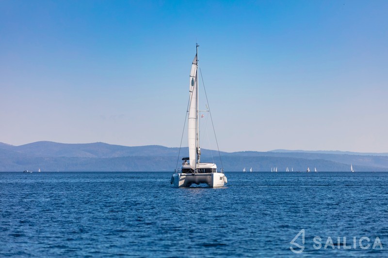 Lagoon 40 - Yacht Charter Sailica