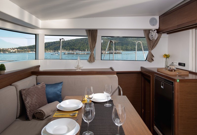 Lagoon 40 - Yacht Charter Sailica