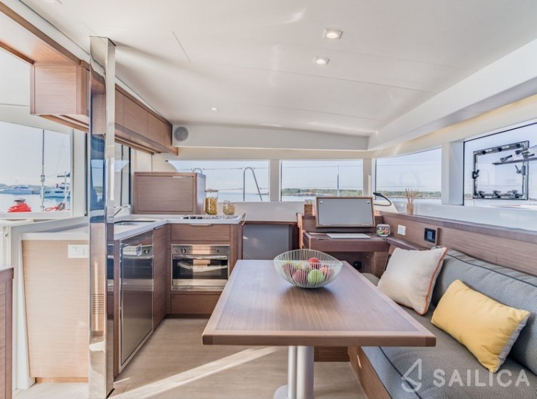 Lagoon 40 - Yacht Charter Sailica