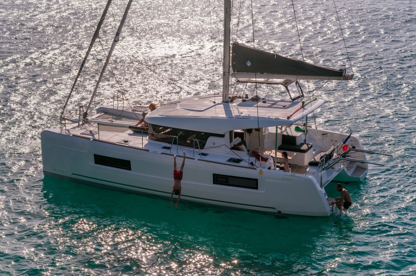 Lagoon 40 - Yacht Charter Sailica