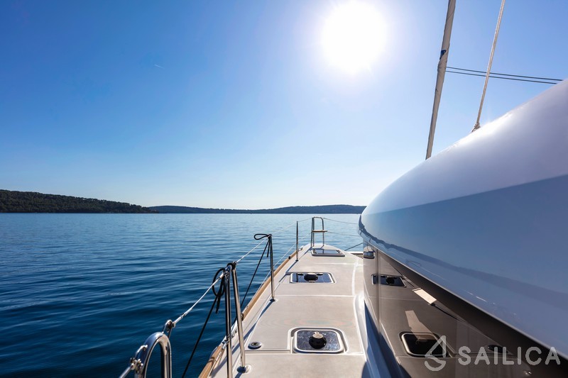 Lagoon 40 - Yacht Charter Sailica