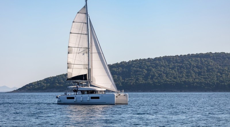 Lagoon 40 - Yacht Charter Sailica