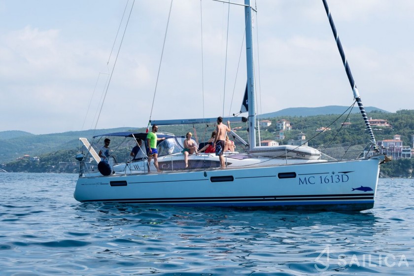 Sun Odyssey 42DS - Yacht Charter Sailica