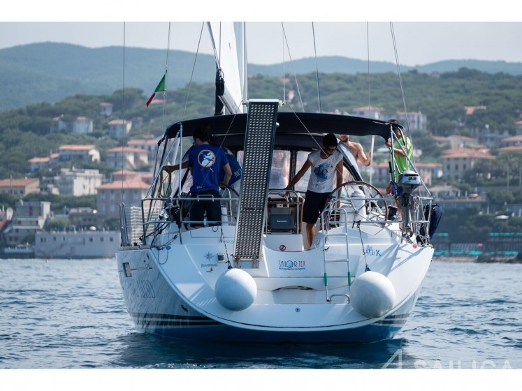 Sun Odyssey 42DS - Yacht Charter Sailica