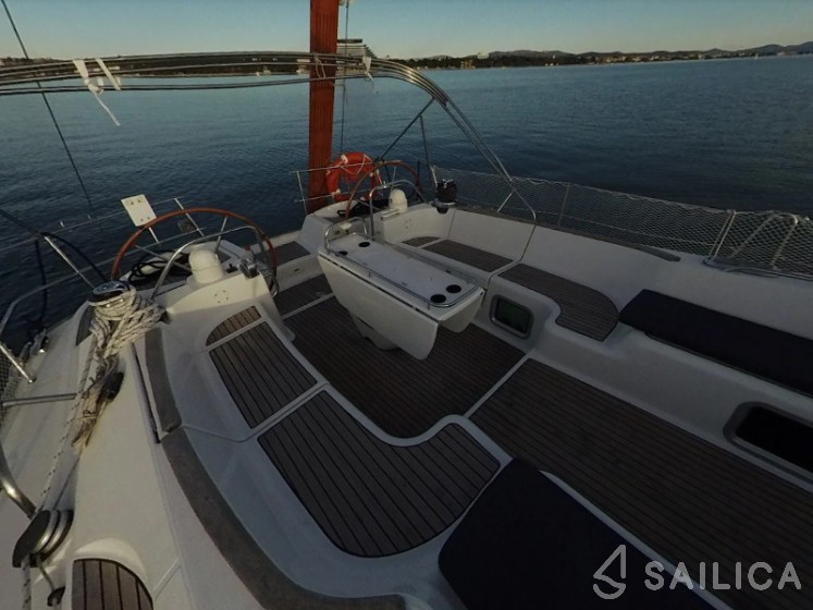 Sun Odyssey 54DS - Yacht Charter Sailica