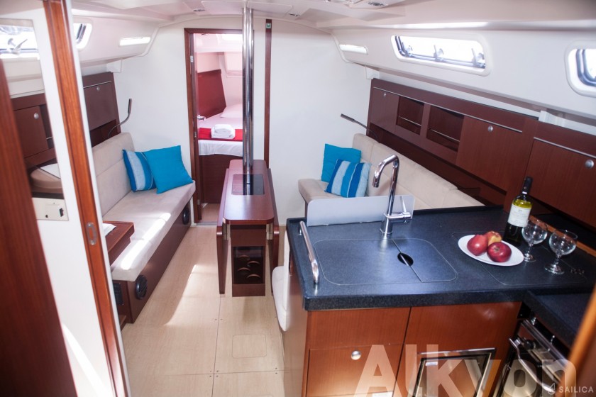 Sun Odyssey 54DS - Yacht Charter Sailica